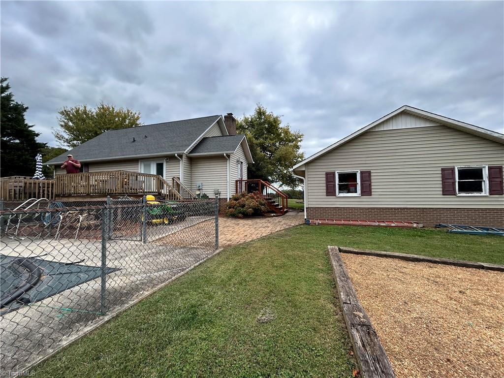 2574 Siloam Road Mount Airy, NC 27030 - Photo 21 of 42 Gallery Image 21