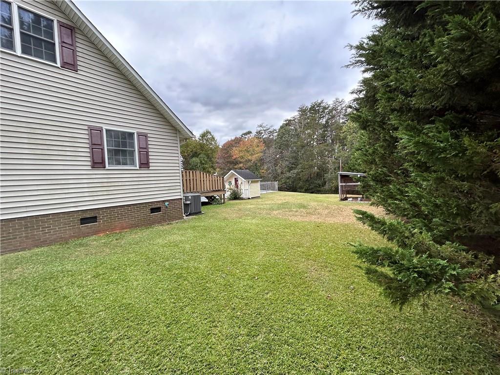 2574 Siloam Road Mount Airy, NC 27030 - Photo 10 of 42 Gallery Image 10