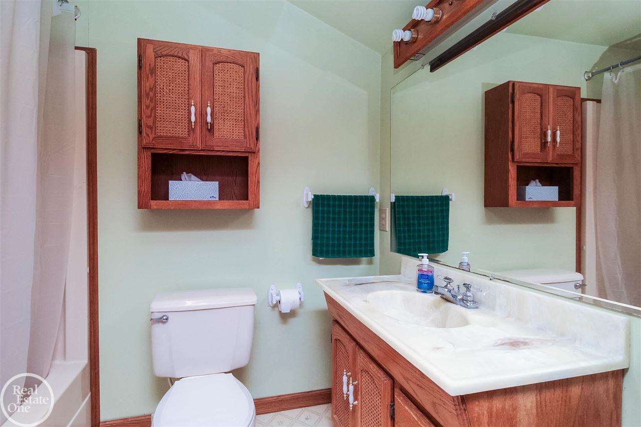 2322 Durham Road Utica, MI 48317 - Photo 27 of 68