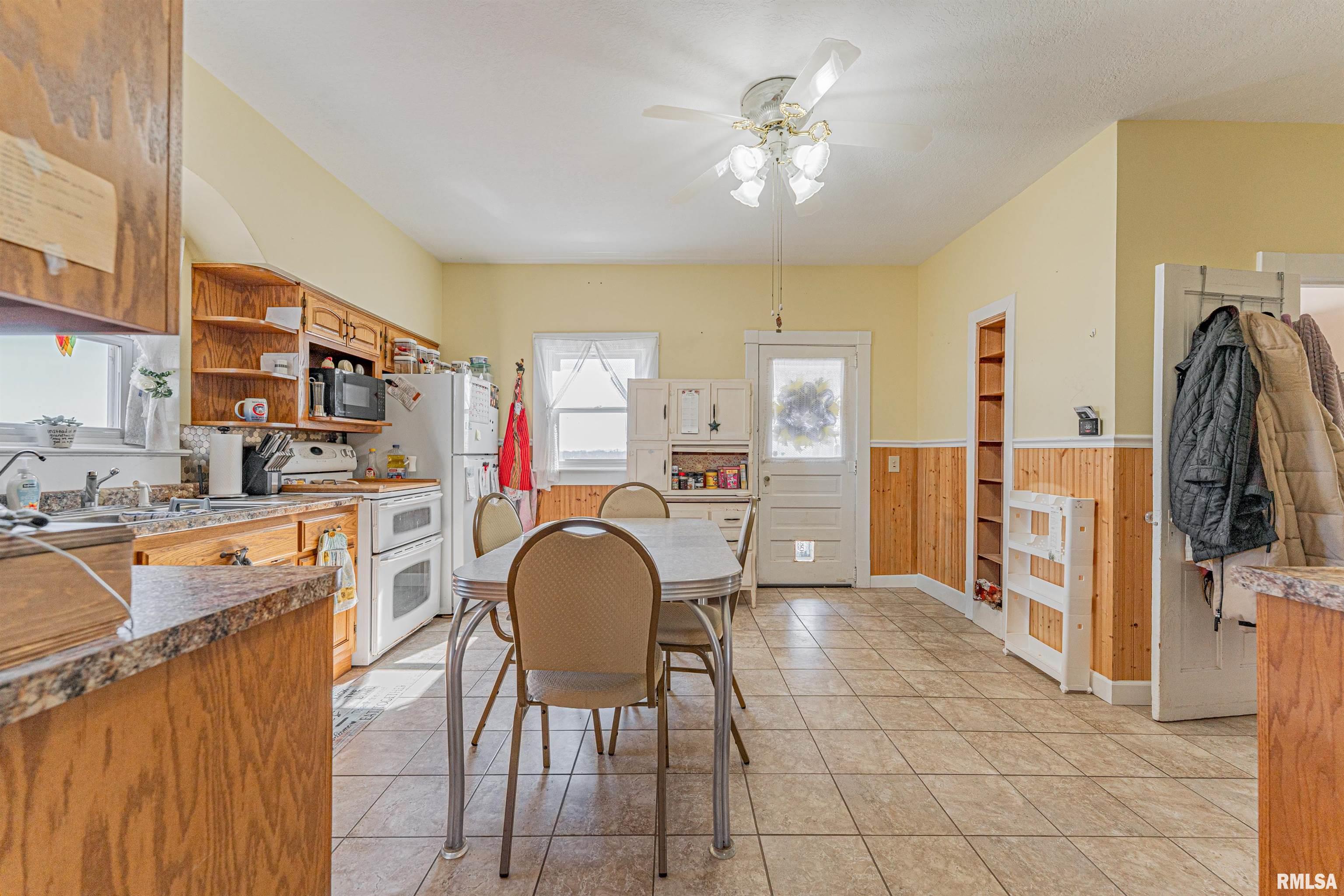 8000 Gash Bridge Road Clinton, IL 61727 - Photo 11 of 41