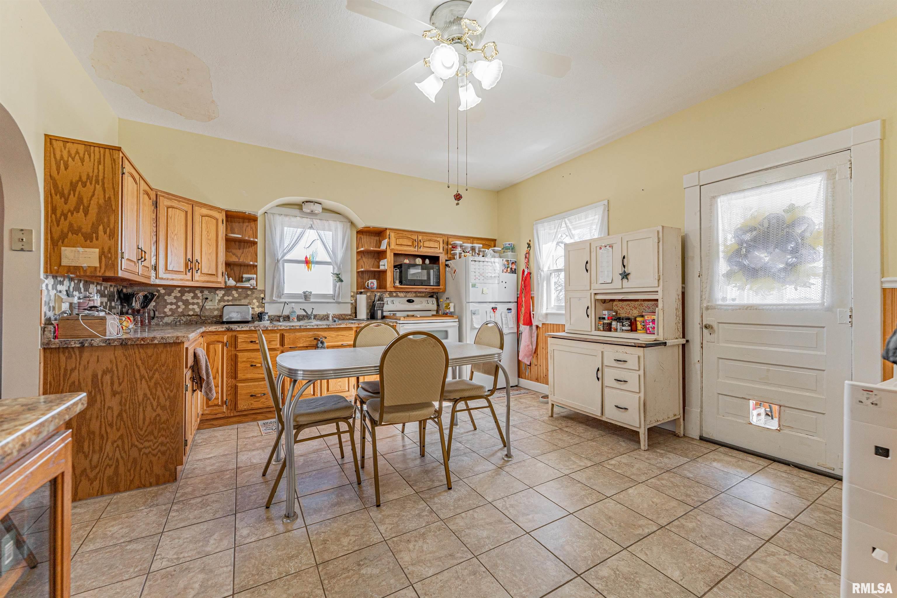 8000 Gash Bridge Road Clinton, IL 61727 - Photo 12 of 41