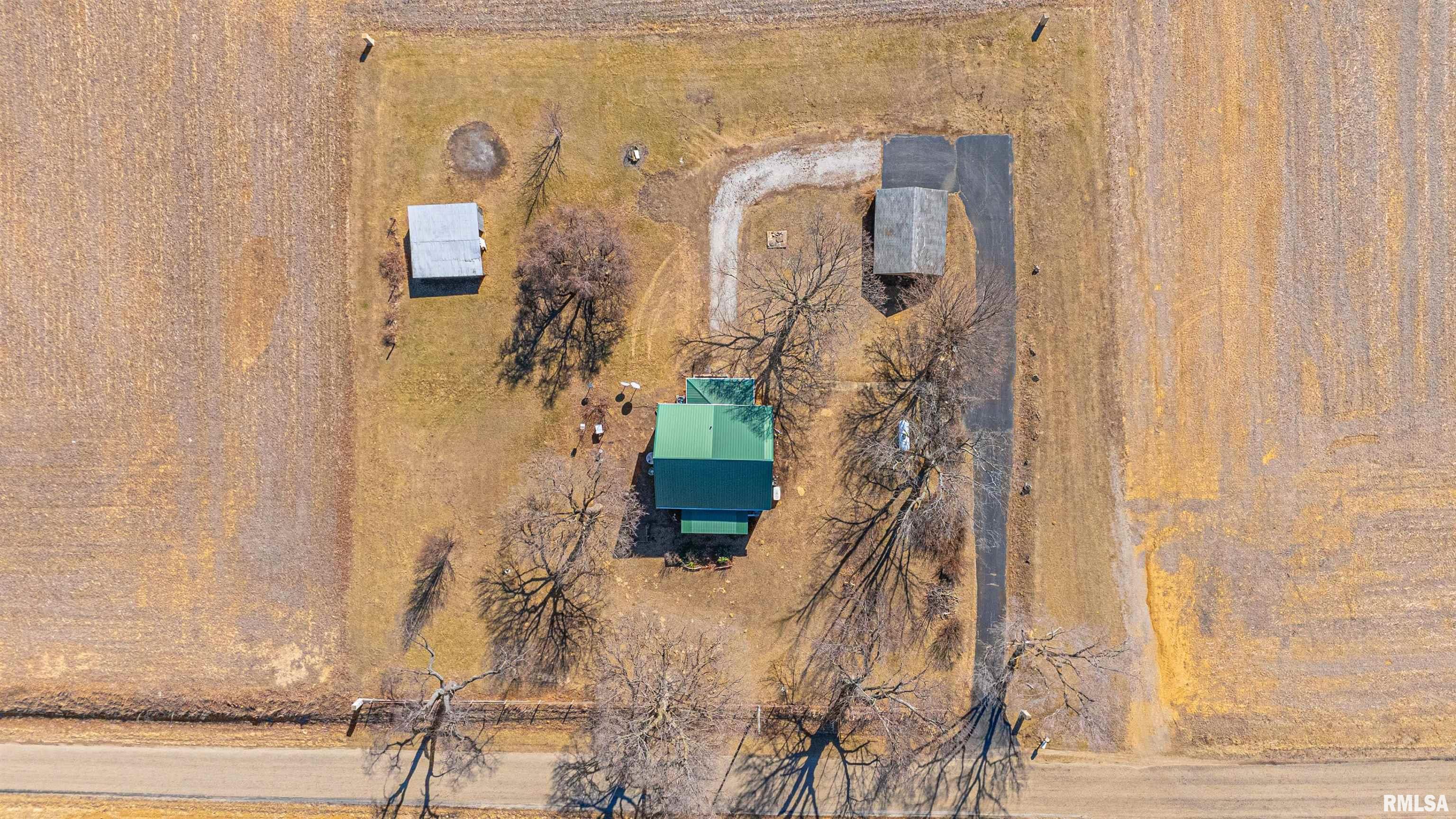 8000 Gash Bridge Road Clinton, IL 61727 - Photo 4 of 41