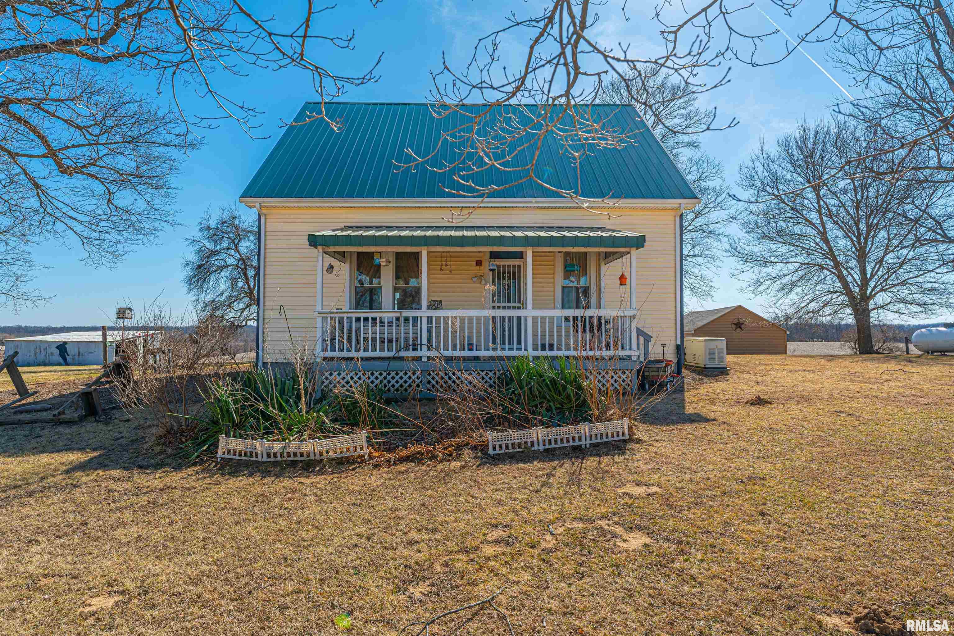 8000 Gash Bridge Road Clinton, IL 61727 - Photo 5 of 41