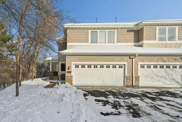 $384,900 | 580 Sutherland Drive, Woodbury, MN 55129