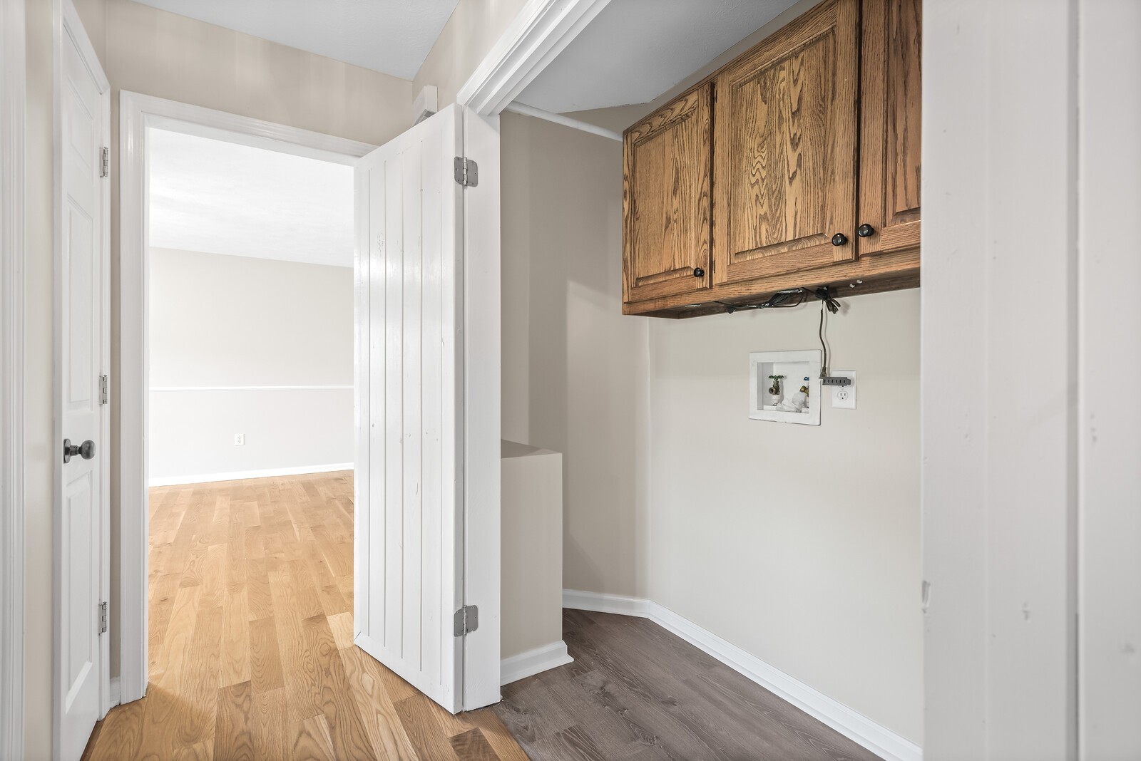 3850 Taylors Store Road Hampshire, TN 38461 - Photo 25 of 57 a view of front door with wooden floor