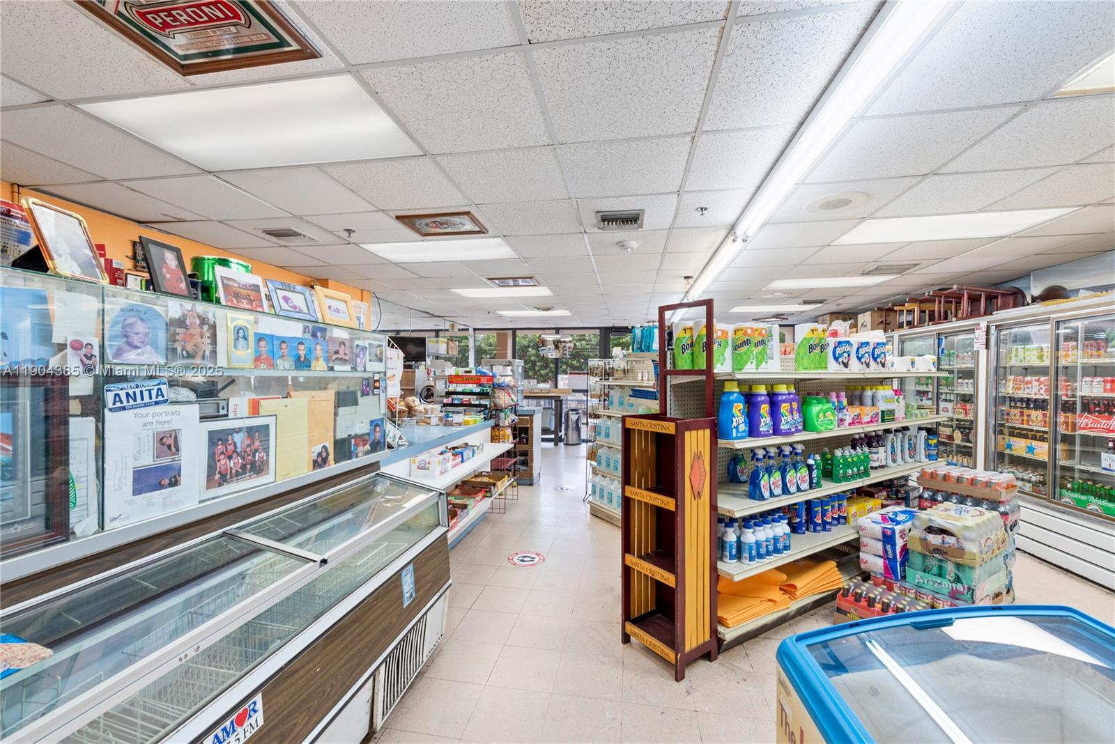 2555 Collins Avenue, Unit 904 Miami Beach, FL 33140 - Photo 32 of 47 Convenience store/bistro