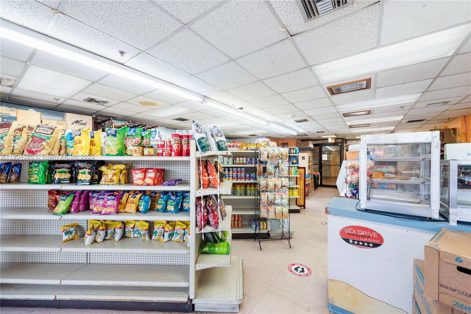 2555 Collins Avenue, Unit 904 Miami Beach, FL 33140 - Photo 33 of 47