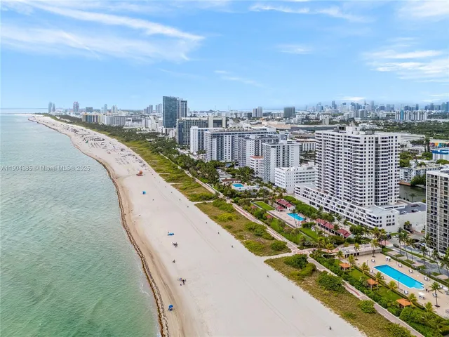 $3,100 | 2555 Collins Avenue, Unit 904, Miami Beach, FL 33140
