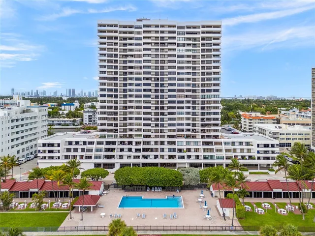 $3,100 | 2555 Collins Avenue, Unit 904, Miami Beach, FL 33140