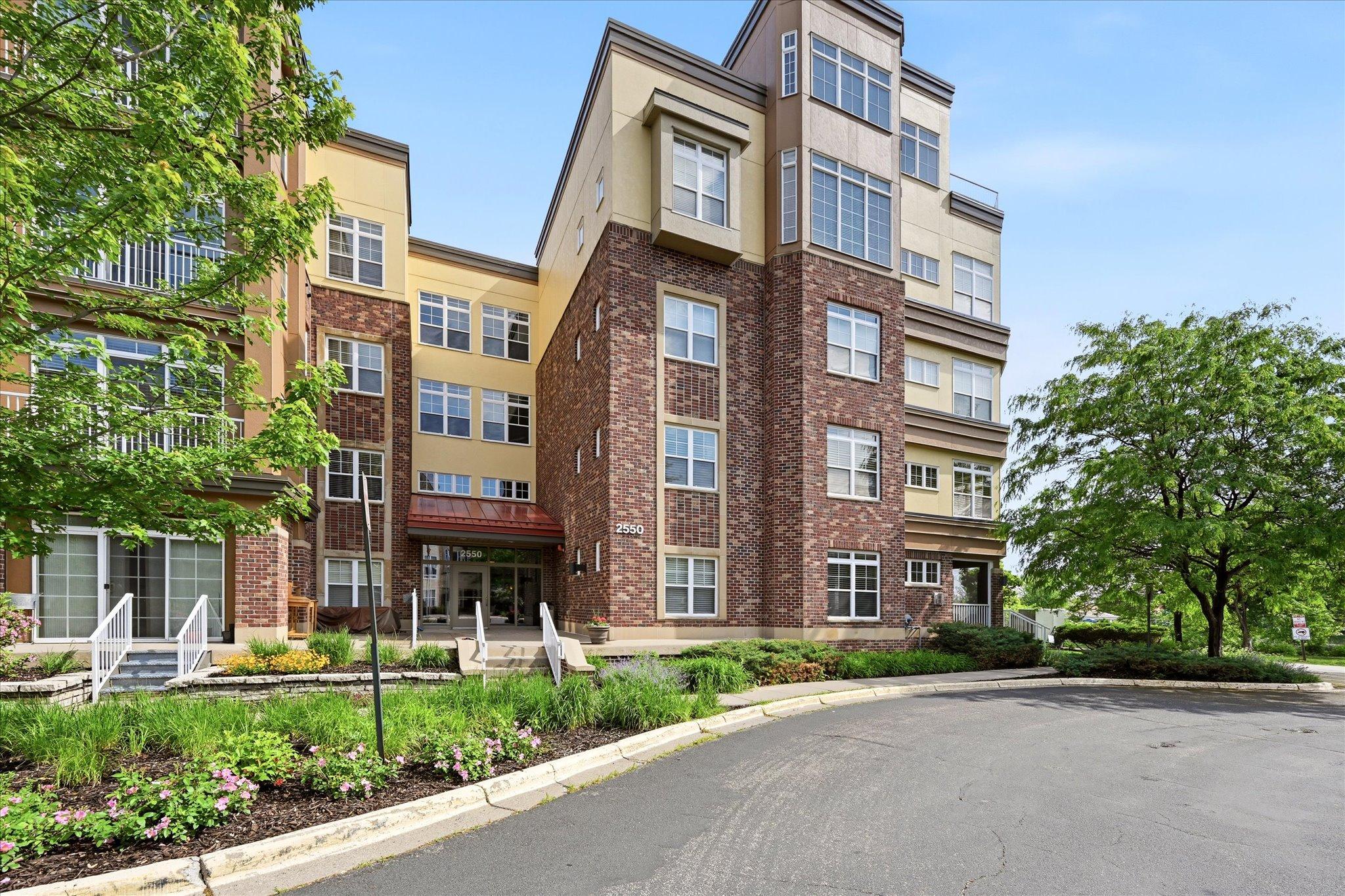 2550 38th Avenue Northeast, Unit 213 St. Anthony, MN 55421 - Photo 34 of 37