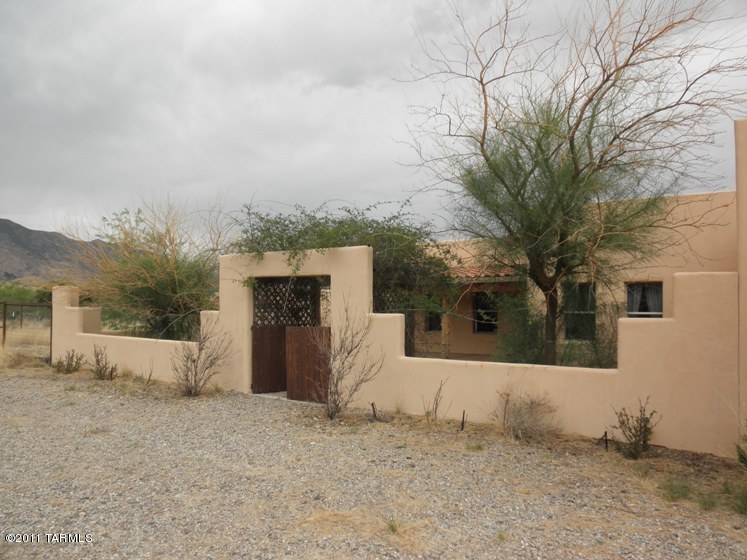 877 March Street Pearce, AZ 85625 - Photo 2 of 18