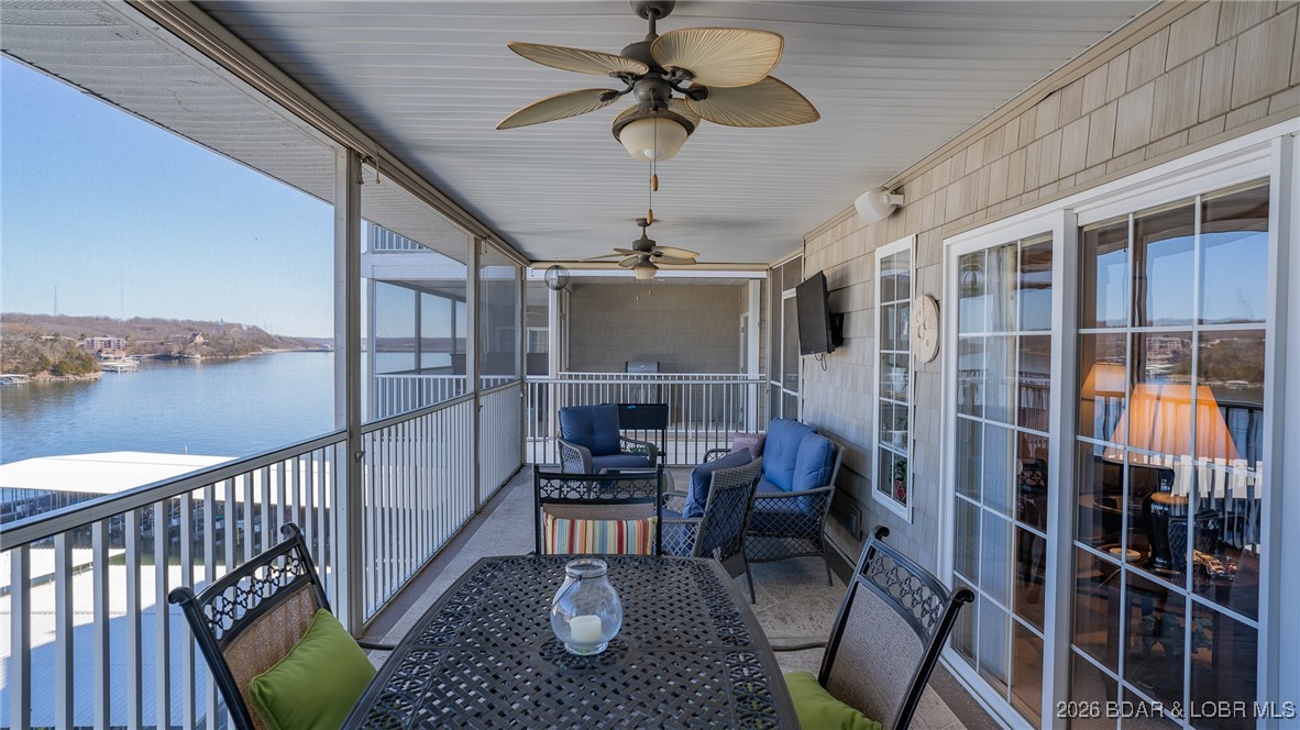 Screened-in Lakefront deck