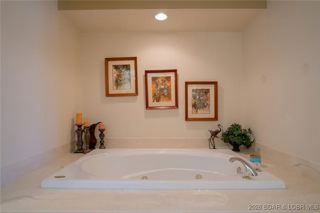 $430,000 | 68 Lighthouse Road, Unit 511, Lake Ozark, MO 65049