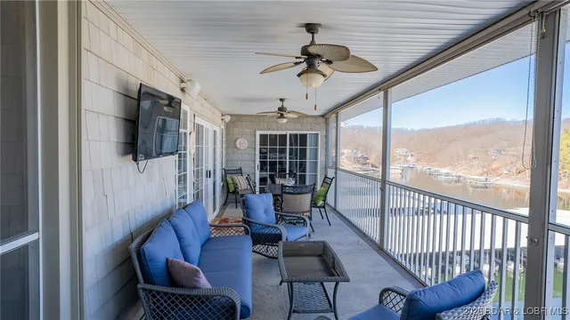 $430,000 | 68 Lighthouse Road, Unit 511, Lake Ozark, MO 65049