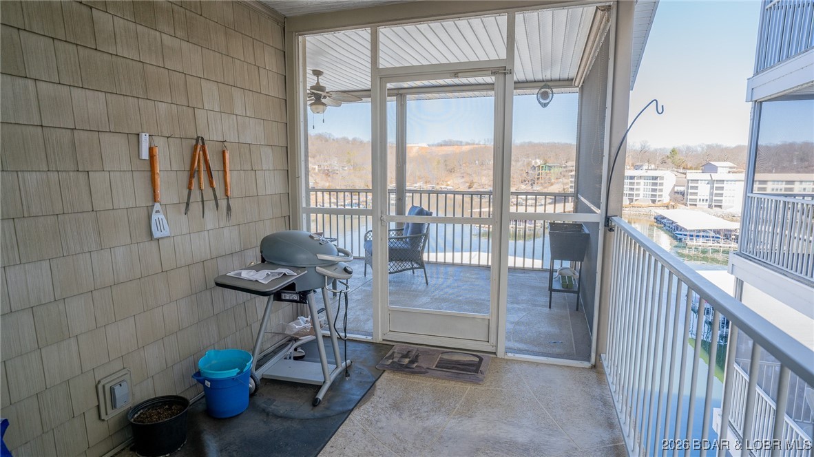 68 Lighthouse Road, Unit 511 Lake Ozark, MO 65049 - Photo 46 of 56 Outside access to screened deck