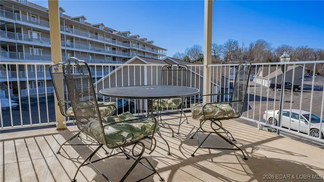 $430,000 | 68 Lighthouse Road, Unit 511, Lake Ozark, MO 65049