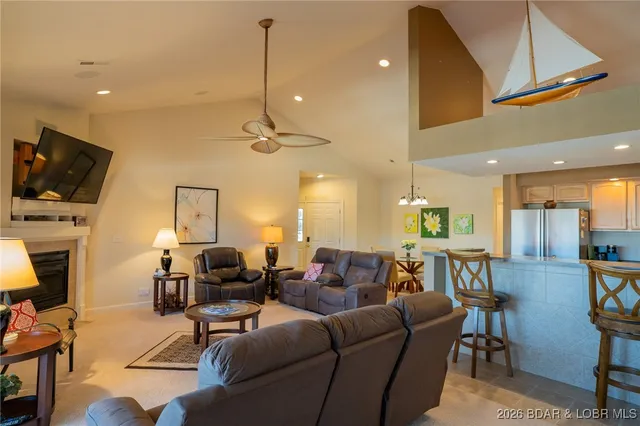 $430,000 | 68 Lighthouse Road, Unit 511, Lake Ozark, MO 65049