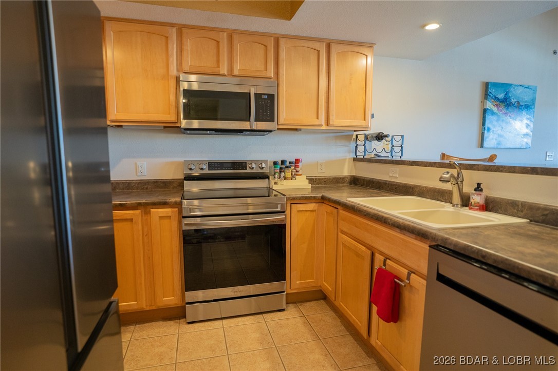 68 Lighthouse Road, Unit 511 Lake Ozark, MO 65049 - Photo 10 of 56