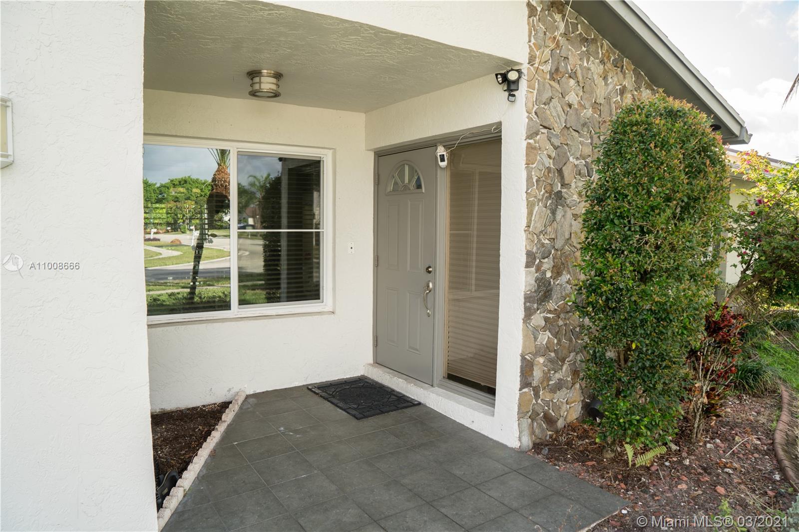 22636 Southwest 54th Avenue Boca Raton, FL 33433 - Photo 4 of 33