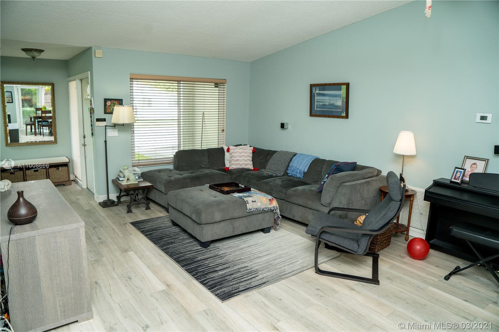 22636 Southwest 54th Avenue Boca Raton, FL 33433 - Photo 5 of 33