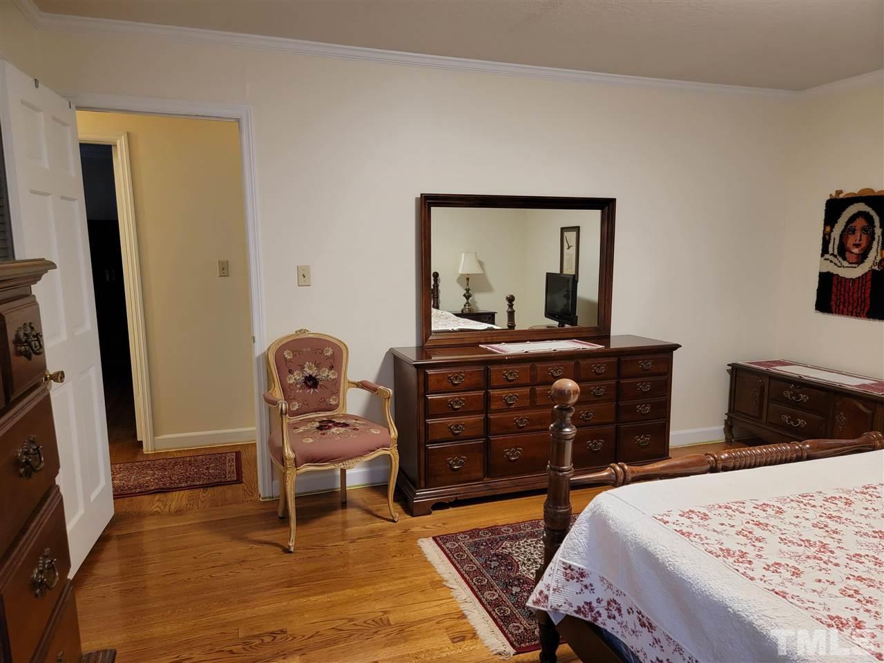 4523 Connell Drive Raleigh, NC 27612 - Photo 14 of 30 Gallery Image 14