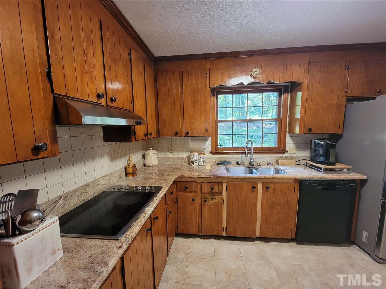 4523 Connell Drive Raleigh, NC 27612 - Photo 4 of 30 Gallery Image 4