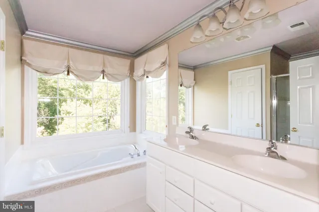 $2,950 | 2462 Terra Cotta Circle, Herndon, VA 20171