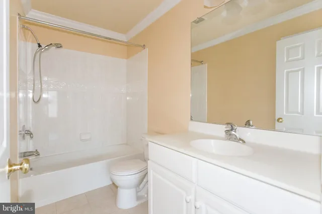 $2,950 | 2462 Terra Cotta Circle, Herndon, VA 20171