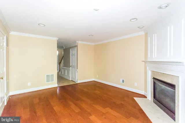 $2,950 | 2462 Terra Cotta Circle, Herndon, VA 20171