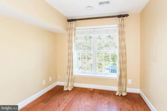 $2,950 | 2462 Terra Cotta Circle, Herndon, VA 20171