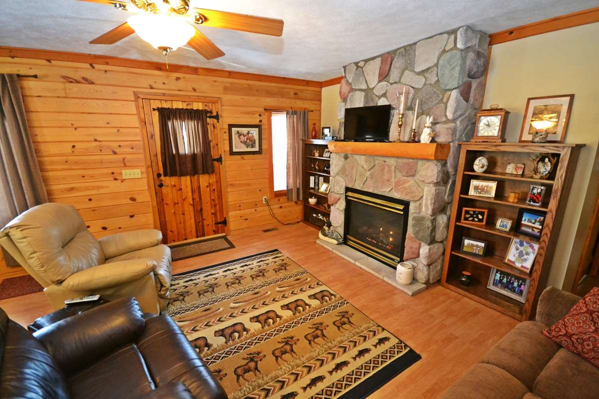 11076 45 Road Cadillac, MI 49601 - Photo 19 of 51 1829090-18.JPG