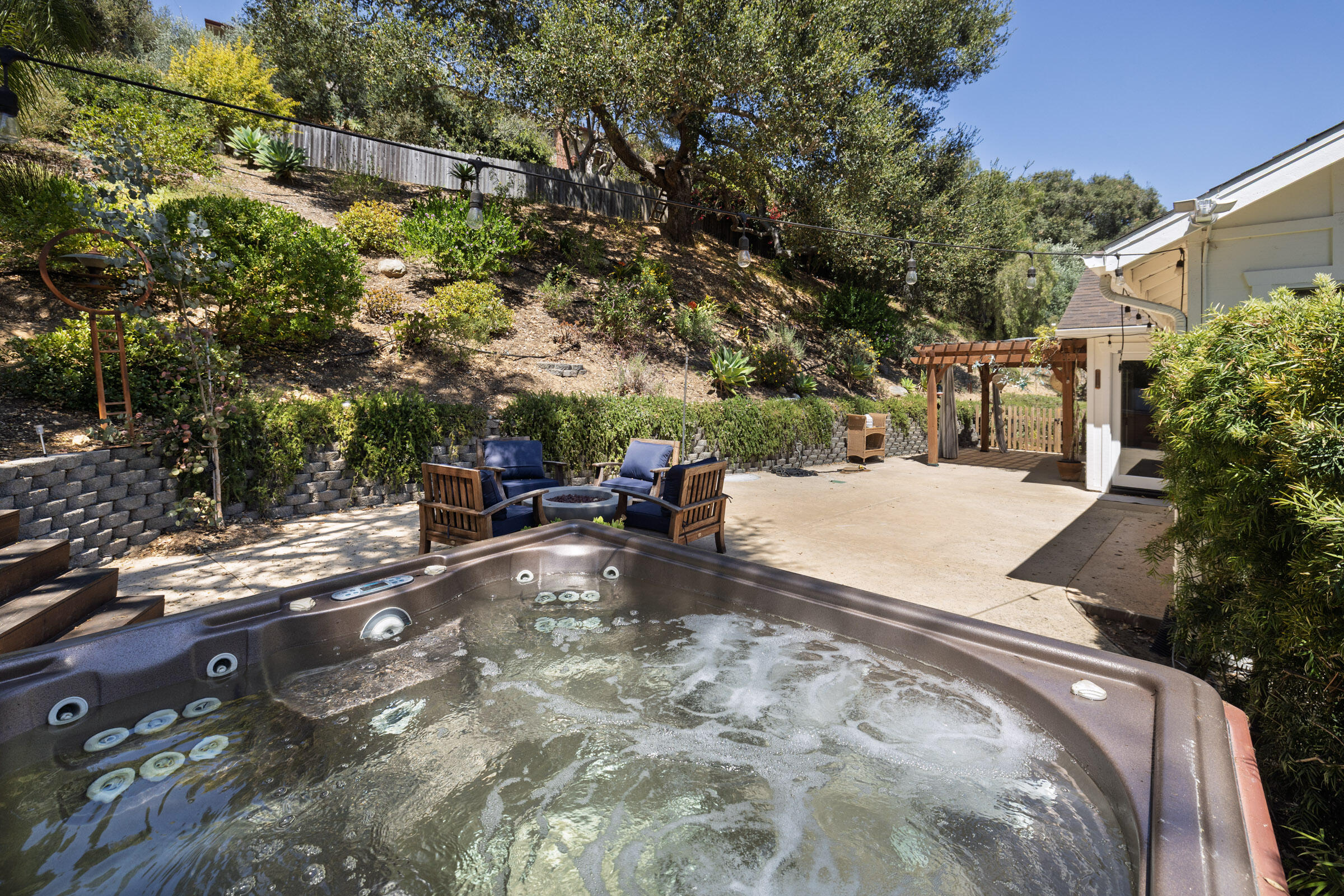 1352 Manitou Road Santa Barbara, CA 93101 - Photo 13 of 29 Hot tub
