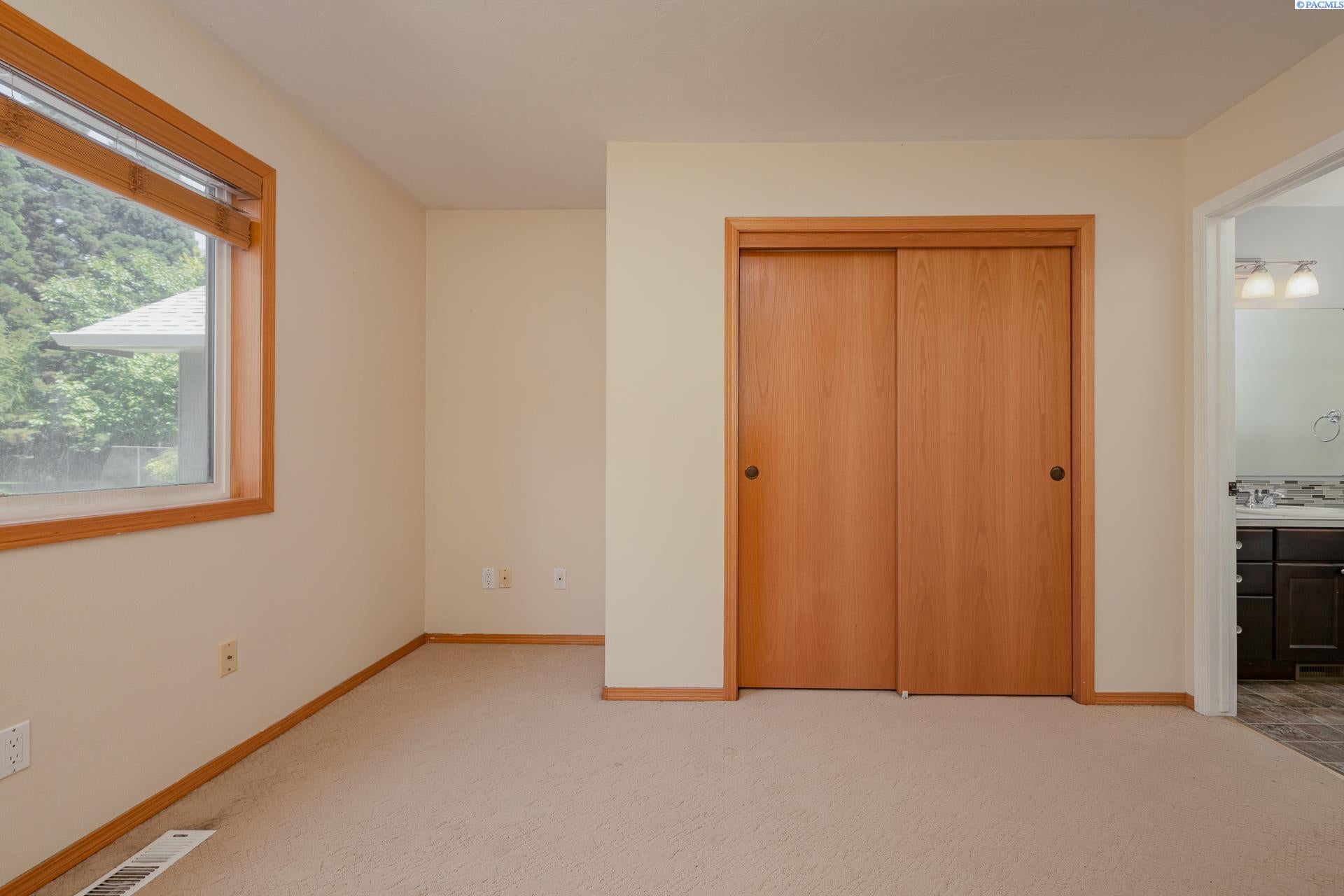 98906 East Clover Road Kennewick, WA 99338 - Photo 20 of 50 Gallery Image 20
