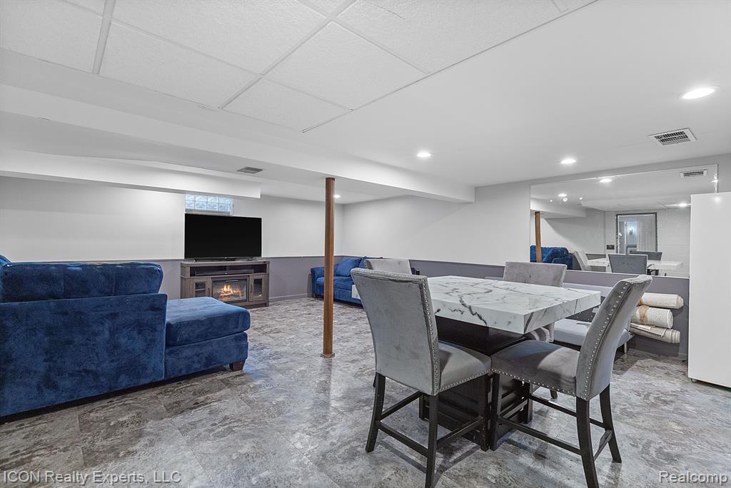 1533 Walton Boulevard Rochester Hills, MI 48309 - Photo 25 of 30