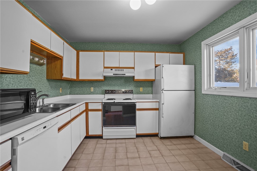 1029 Boston Neck Road, Unit 2 Narragansett, RI 02882 - Photo 13 of 39