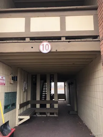 $135,000 | 10 Fairways Circle, Unit E, St. Charles, MO 63303