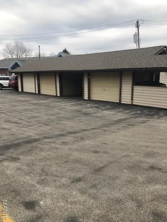 $139,900 | 10 Fairways Circle, Unit E, St. Charles, MO 63303