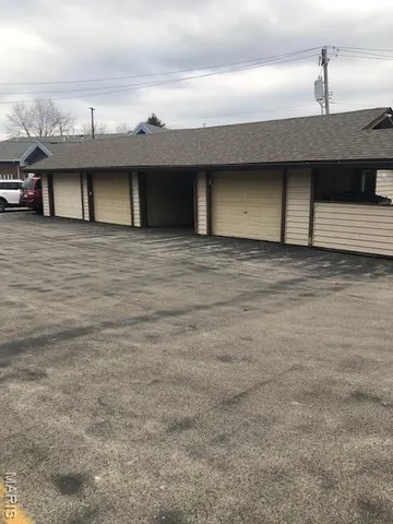 $142,900 | 10 Fairways Circle, Unit E, St. Charles, MO 63303