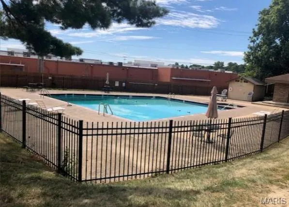 $135,000 | 10 Fairways Circle, Unit E, St. Charles, MO 63303