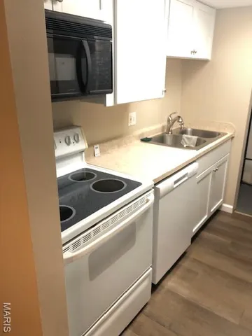 $142,900 | 10 Fairways Circle, Unit E, St. Charles, MO 63303