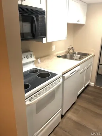 $135,000 | 10 Fairways Circle, Unit E, St. Charles, MO 63303