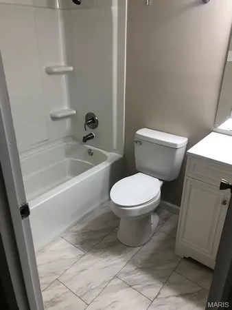 $135,000 | 10 Fairways Circle, Unit E, St. Charles, MO 63303