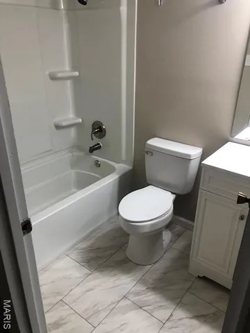 $142,900 | 10 Fairways Circle, Unit E, St. Charles, MO 63303