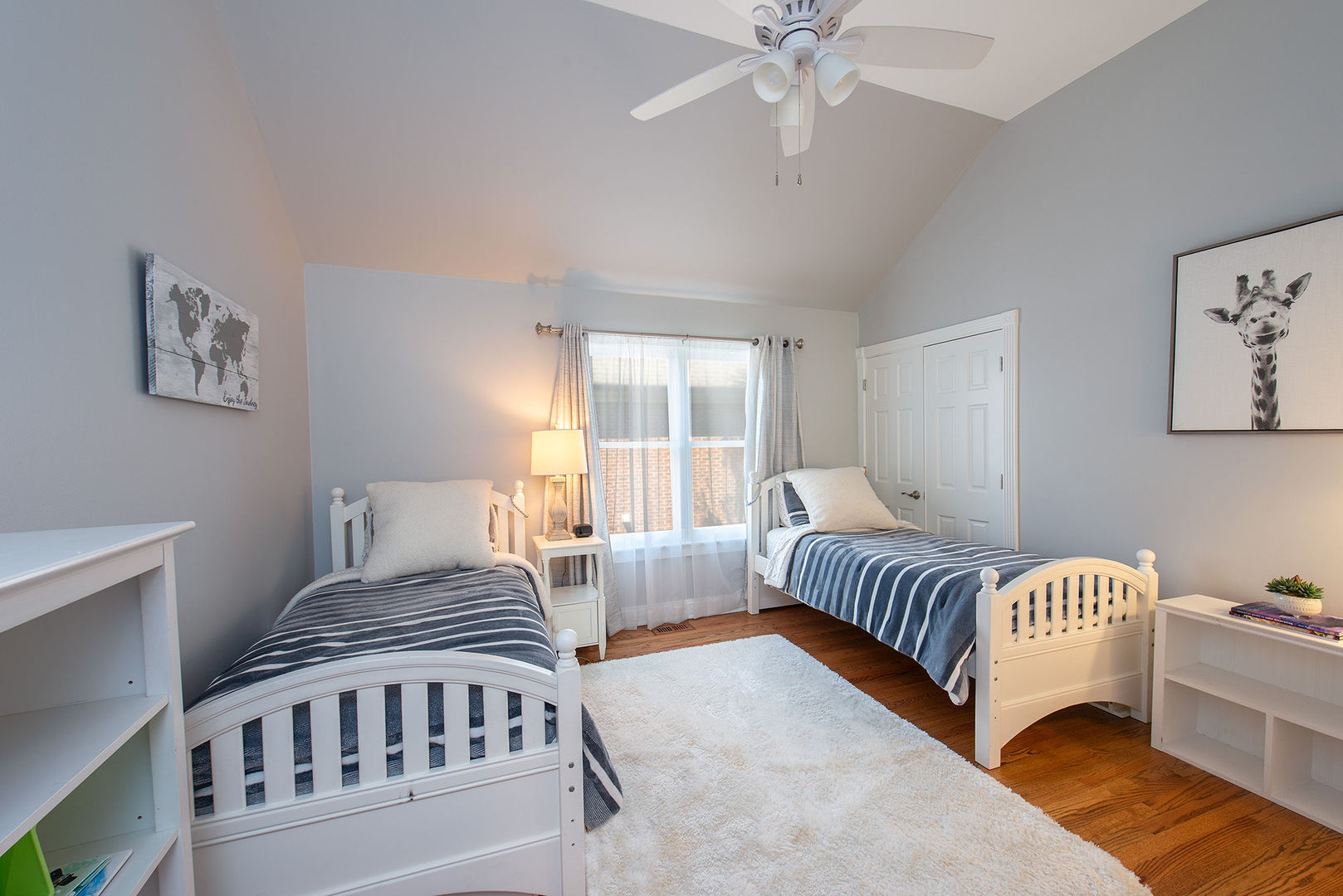 314 East Woodland Road Lake Bluff, IL 60044 - Photo 15 of 25 Gallery Image 15