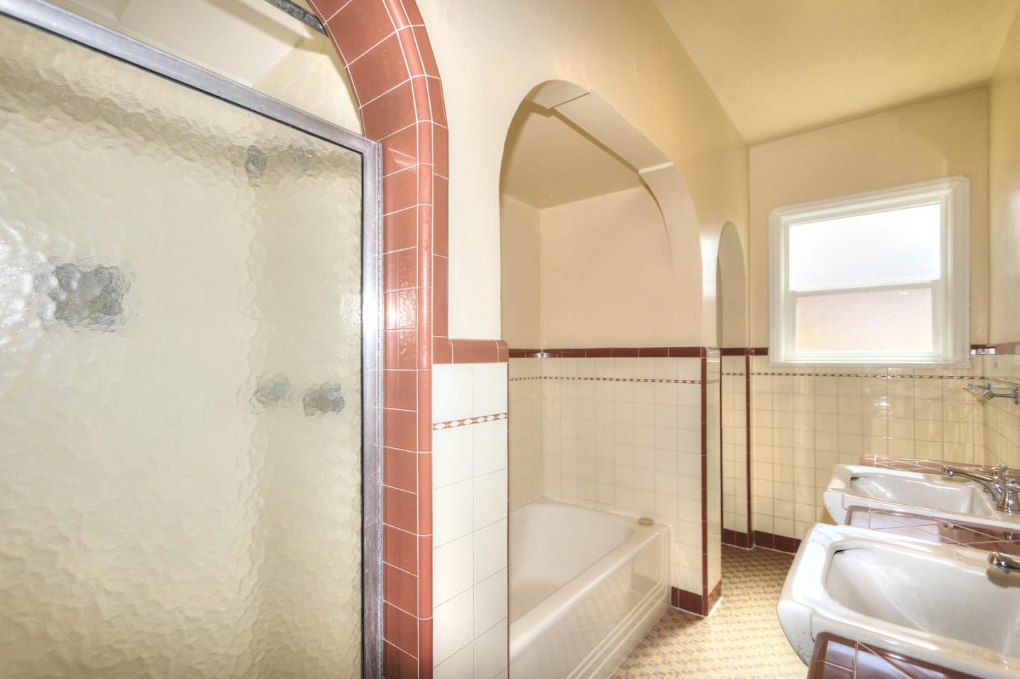 553 Rutland Avenue San Jose, CA 95128 - Photo 14 of 20 a bathroom with a bathtub and a shower