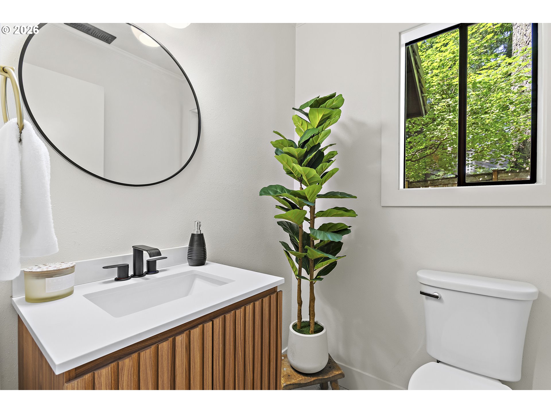 17427 Southwest Rivendell Drive Portland, OR 97224 - Photo 16 of 35 Bathroom