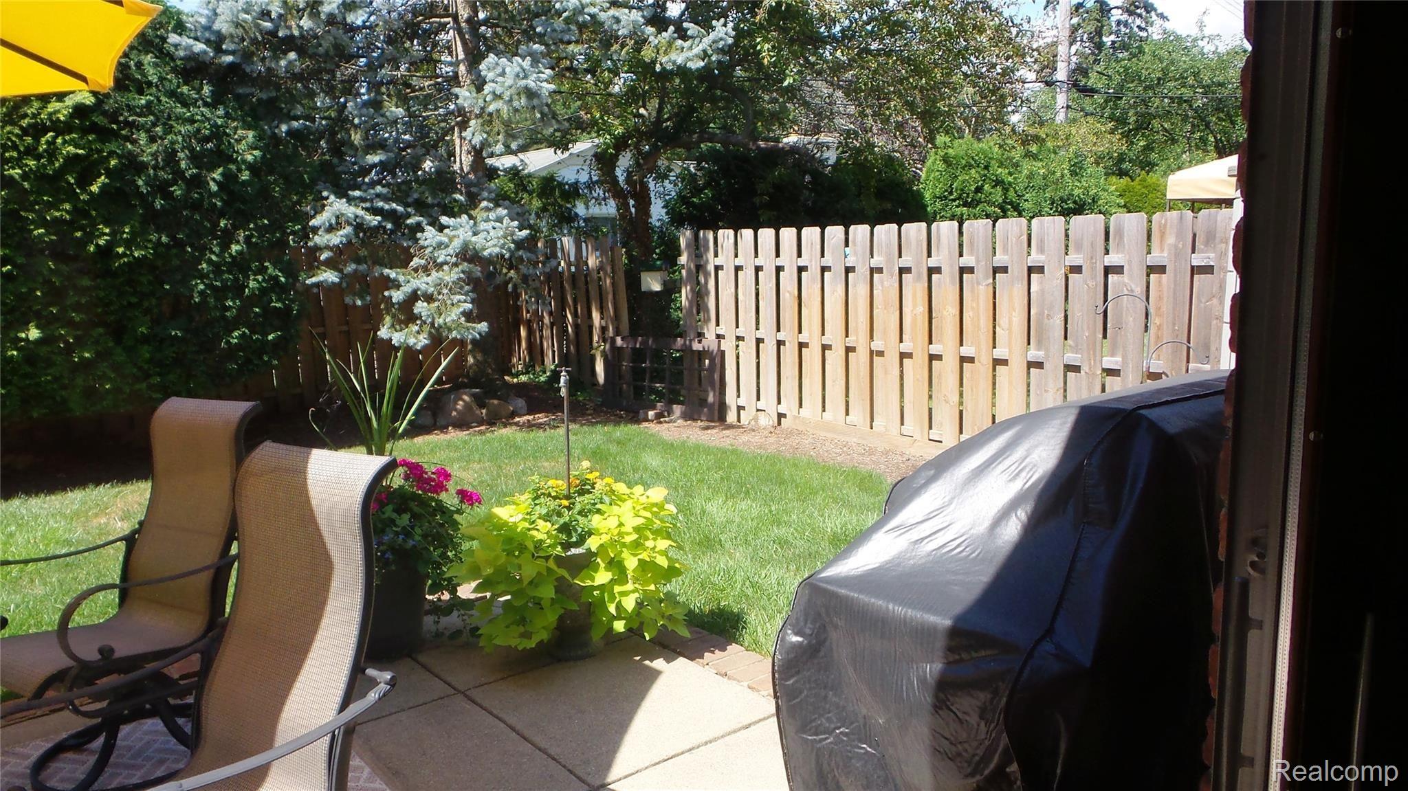 905 Cook Road Grosse Pointe, MI 48236 - Photo 33 of 38 Back Yard Patio3.jpg