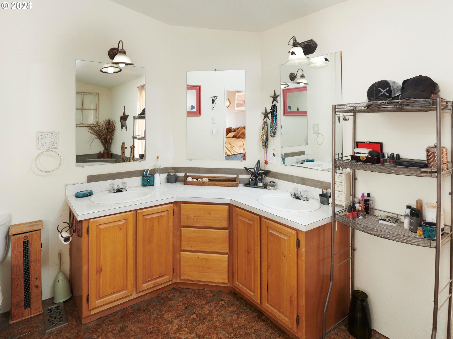 11480 Northwest Pike Road Yamhill, OR 97148 - Photo 12 of 29 Gallery Image 12