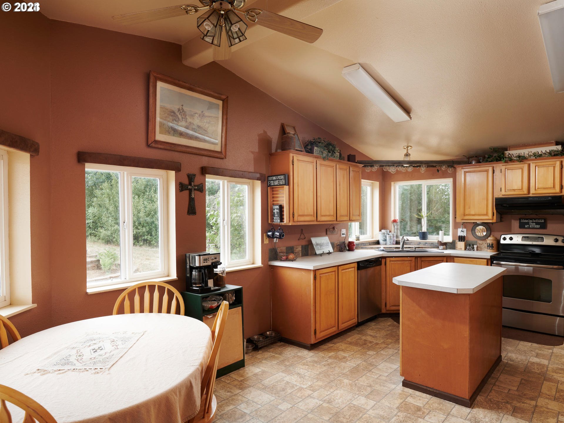 11480 Northwest Pike Road Yamhill, OR 97148 - Photo 14 of 29 Gallery Image 14
