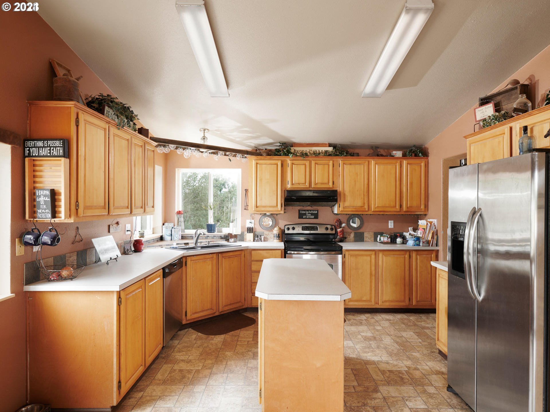 11480 Northwest Pike Road Yamhill, OR 97148 - Photo 15 of 29 Gallery Image 15